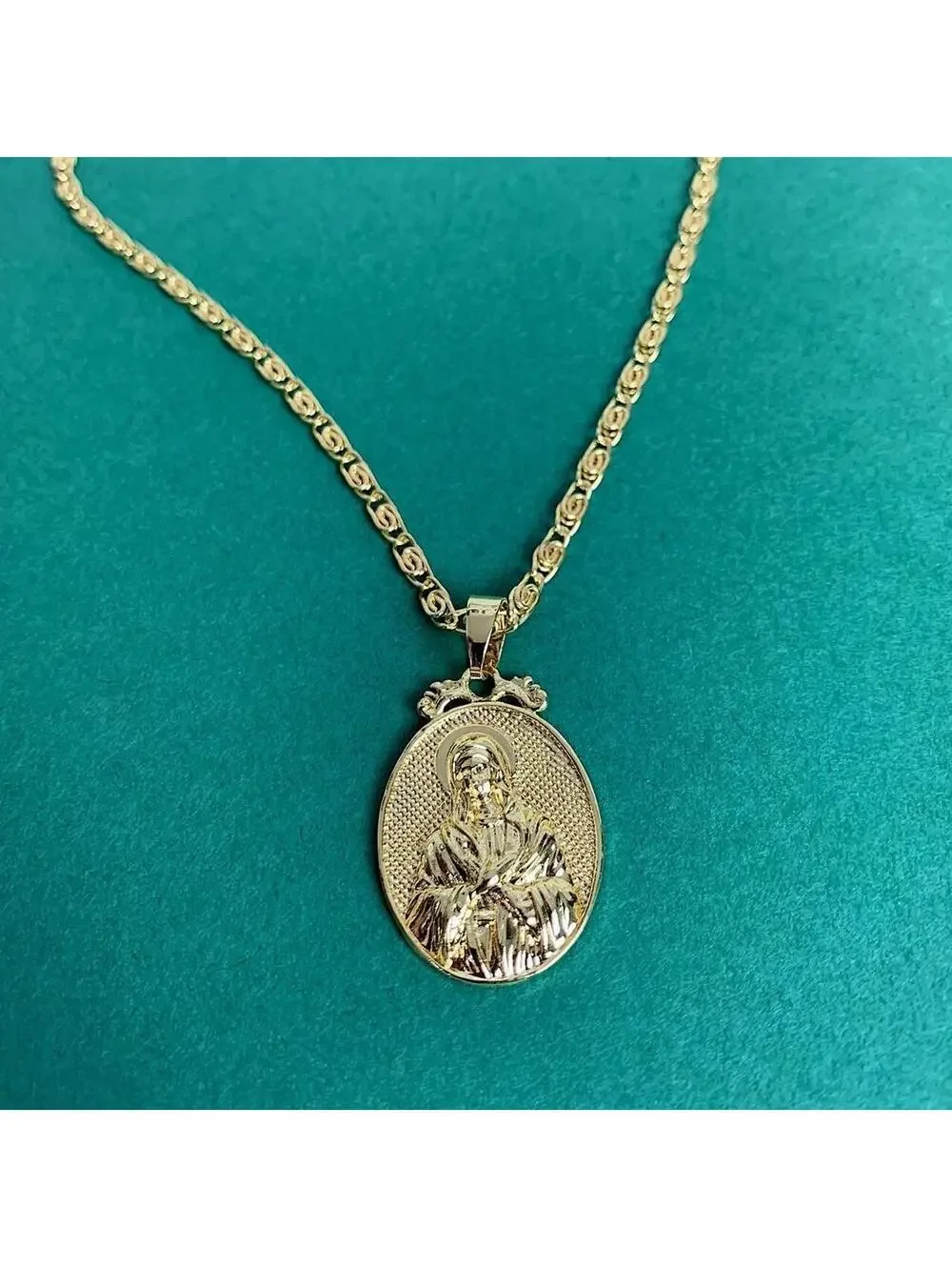 Y2K Style Gold Jesus Circle Pendant Necklace Unisex